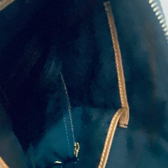 Beautiful MZ Wallace Teal Quilted Shoulder Bag – Multi-Pocket – New York Design - Picture 10 of 16